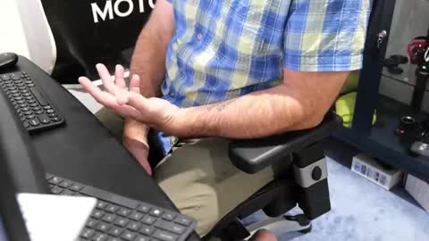 D online show from October 15, 2025, 12:49 pm