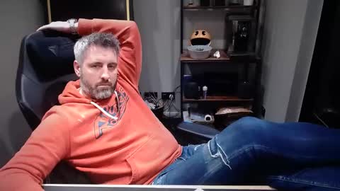 anonymousblokeuk online show from December 4, 2024, 1:14 am