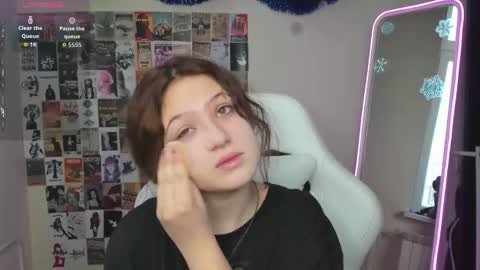 Anora online show from January 7, 2026, 9:01 am