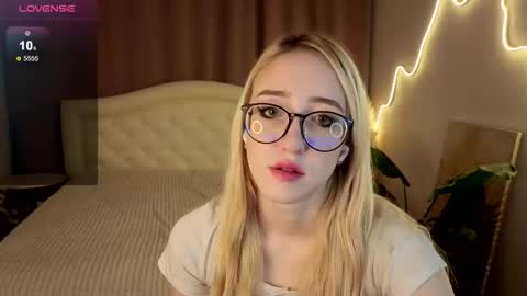 Anora online show from December 23, 2025, 7:17 am