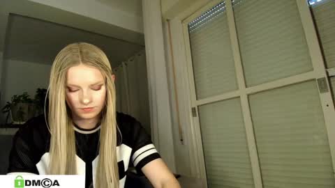 Sexy Ladybug online show from February 27, 2025, 2:10 pm