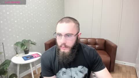 Ant online show from December 1, 2025, 4:17 am