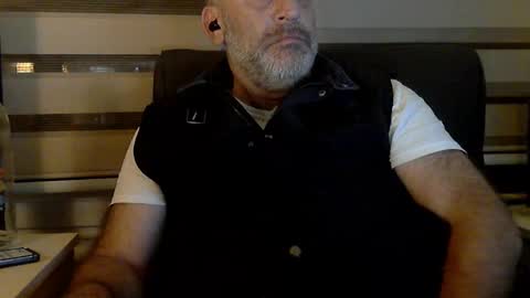 Snapshot of antheris chatting on October 9, 2025, 8:29 pm antheris online show from October 9, 2025, 8:29 pm