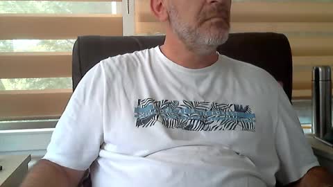 Snapshot of antheris chatting on October 13, 2025, 1:44 pm antheris online show from October 13, 2025, 1:44 pm