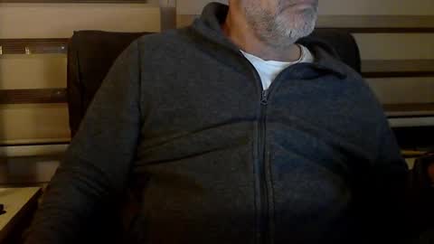 Snapshot of antheris chatting on October 15, 2025, 7:03 pm antheris online show from October 15, 2025, 7:03 pm