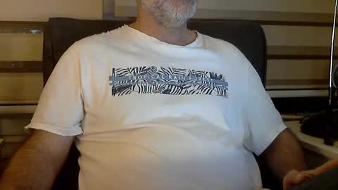 Snapshot of antheris chatting on October 16, 2025, 7:48 pm antheris online show from October 16, 2025, 7:48 pm