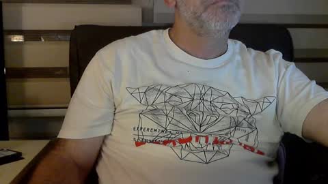 Snapshot of antheris chatting on October 24, 2025, 6:59 pm antheris online show from October 24, 2025, 6:59 pm