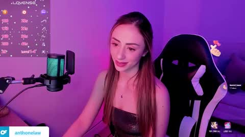 Anthonela online show from November 9, 2025, 2:32 am