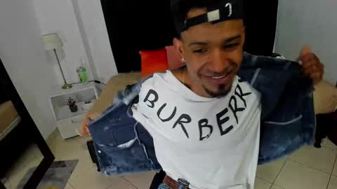 Snapshot of anthoy_wayans chatting on December 7, 2024, 1:58 am       online show from December 7, 2024, 1:58 am