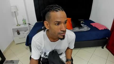 Snapshot of anthoy_wayans chatting on December 15, 2024, 9:09 pm       online show from December 15, 2024, 9:09 pm