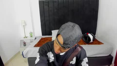 Snapshot of anthoy_wayans chatting on January 11, 2025, 6:54 pm       online show from January 11, 2025, 6:54 pm