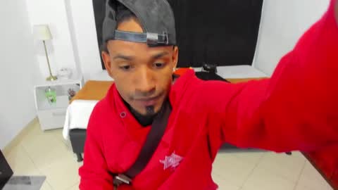 Snapshot of anthoy_wayans chatting on January 25, 2025, 8:10 pm       online show from January 25, 2025, 8:10 pm