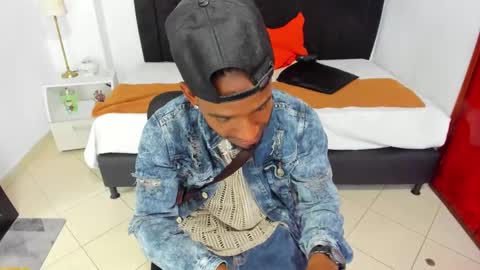 Snapshot of anthoy_wayans chatting on January 28, 2025, 12:05 am       online show from January 28, 2025, 12:05 am