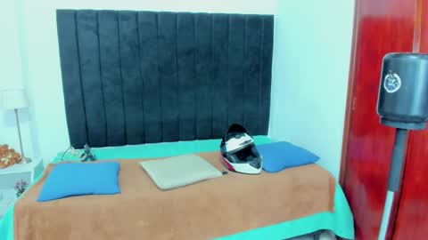 Snapshot of anthoy_wayans chatting on February 27, 2025, 12:32 am       online show from February 27, 2025, 12:32 am