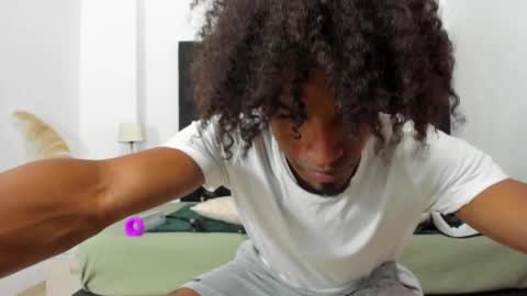 Snapshot of anthoy_wayans chatting on March 1, 2025, 12:39 am       online show from March 1, 2025, 12:39 am