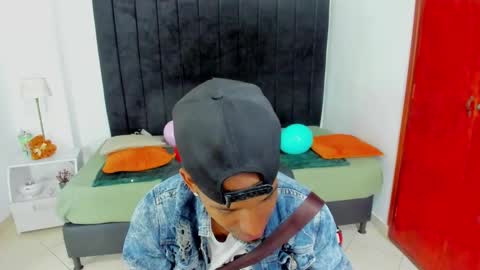 Snapshot of anthoy_wayans chatting on March 8, 2025, 12:00 am       online show from March 8, 2025, 12:00 am