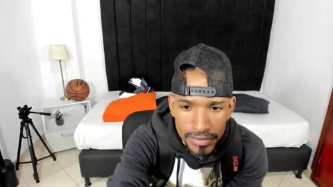 Snapshot of anthoy_wayans chatting on October 1, 2025, 1:00 am       online show from October 1, 2025, 1:00 am