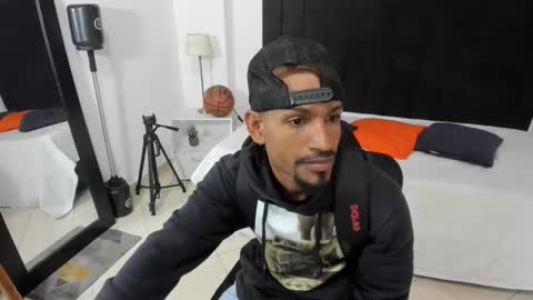 Snapshot of anthoy_wayans chatting on October 5, 2025, 11:57 pm       online show from October 5, 2025, 11:57 pm