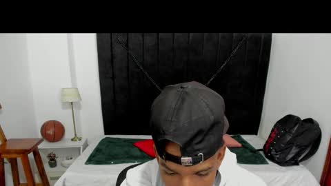 Snapshot of anthoy_wayans chatting on October 16, 2025, 12:55 am       online show from October 16, 2025, 12:55 am