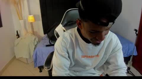 Snapshot of anthoy_wayans chatting on February 14, 2026, 12:51 am online show from February 14, 2026, 12:51 am