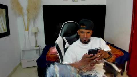 Snapshot of anthoy_wayans chatting on May 23, 2026, 1:33 am online show from May 23, 2026, 1:33 am