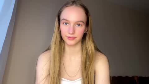 Snapshot of antionettepulgarin chatting on February 28, 2026, 3:24 pm Viktoria online show from February 28, 2026, 3:24 pm