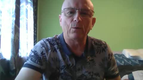 Snapshot of antmatt2025 chatting on September 15, 2025, 11:10 am antmatt2025 online show from September 15, 2025, 11:10 am