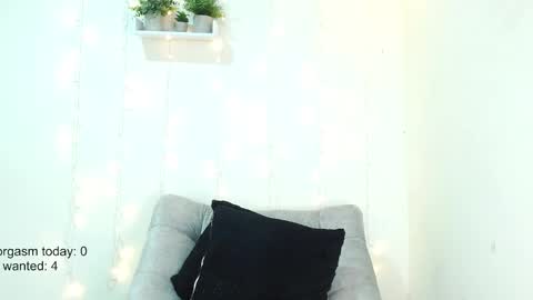 Snapshot of anto_nella97 chatting on December 19, 2024, 7:51 pm Antonella online show from December 19, 2024, 7:51 pm