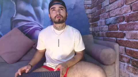 Snapshot of antoinemoretti chatting on October 1, 2025, 7:09 pm antoinemoretti online show from October 1, 2025, 7:09 pm