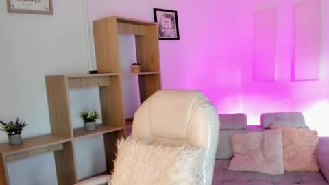 Antonella online show from September 24, 2025, 12:19 pm