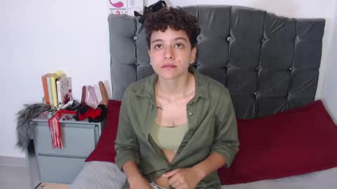 Snapshot of antonella_cruz02 chatting on April 28, 2026, 4:06 am anto ford02 online show from April 28, 2026, 4:06 am