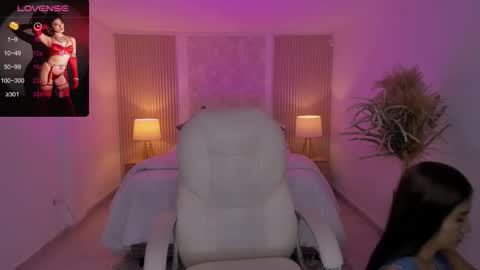 Snapshot of antonella_grayy chatting on October 23, 2025, 10:58 am Antonella Grayy online show from October 23, 2025, 10:58 am