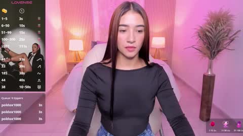 Snapshot of antonella_grayy chatting on December 17, 2025, 11:05 am Antonella Grayy online show from December 17, 2025, 11:05 am