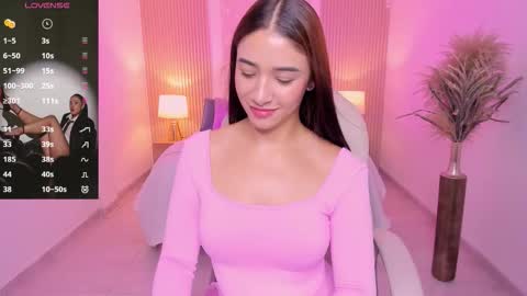 Snapshot of antonella_grayy chatting on December 18, 2025, 11:05 am Antonella Grayy online show from December 18, 2025, 11:05 am