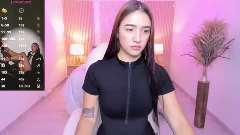 Snapshot of antonella_grayy chatting on December 22, 2025, 11:07 am Antonella Grayy online show from December 22, 2025, 11:07 am