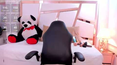 Antonella Moon 7 online show from March 8, 2026, 3:32 am