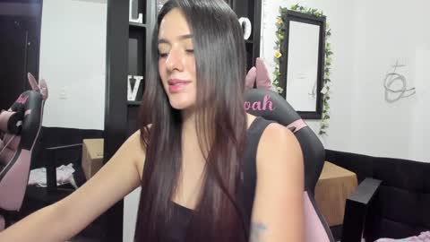 Snapshot of antonella_naughty1 chatting on December 20, 2024, 9:39 pm antonella online show from December 20, 2024, 9:39 pm