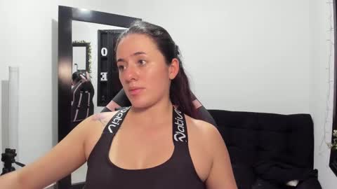 Snapshot of antonella_naughty1 chatting on March 7, 2025, 10:32 pm antonella online show from March 7, 2025, 10:32 pm