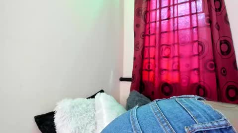 antonella_rod online show from February 22, 2025, 5:02 pm