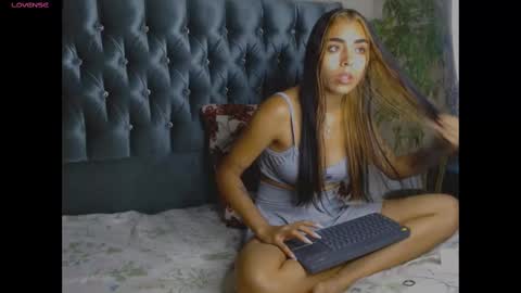 AntonellaAndNoah online show from February 13, 2025, 10:54 pm