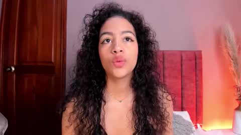 Snapshot of antonellahall_ chatting on November 21, 2025, 12:04 pm AntonellaHall online show from November 21, 2025, 12:04 pm