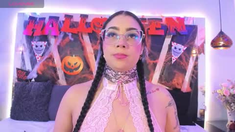 A N T O N E L L E  online show from October 19, 2025, 11:22 am