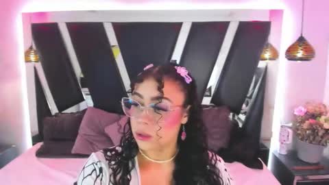 A N T O N E L L E  online show from November 25, 2025, 11:10 am