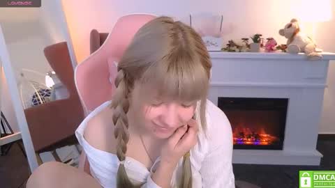 Snapshot of antonia_ferrero chatting on October 9, 2025, 8:12 am antonia_ferrero online show from October 9, 2025, 8:12 am