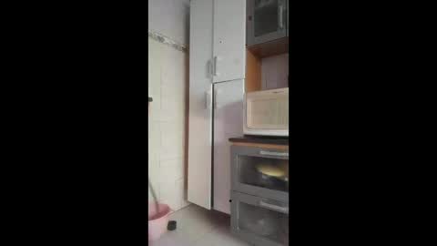 antonio224853 online show from April 19, 2026, 10:25 am