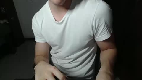 Snapshot of antonio_ricci chatting on October 9, 2025, 4:43 am antonio_ricci online show from October 9, 2025, 4:43 am