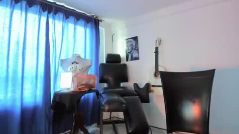 antonnello_ online show from February 22, 2025, 9:26 pm