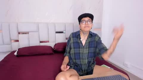 Snapshot of antony_d_ossa chatting on April 20, 2026, 3:42 am antony_d_ossa online show from April 20, 2026, 3:42 am