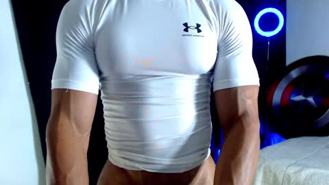 Instagram miguelangel1802  online show from October 22, 2025, 5:34 pm