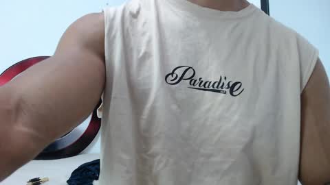 Instagram miguelangel1802  online show from April 1, 2026, 6:47 am